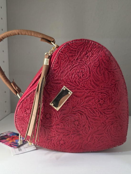I Love Artesanal Handbags - NWT Artisan Leather Crossbody / Handbag Heart - Shaped